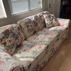Floral Cottagecore Couch & Loveseat in Rancho Cucamonga