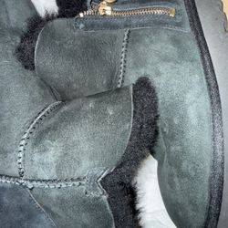 UGG ZIPPER 