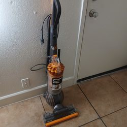 Used vacuum cleaner—I haven't used it much; it's almost new.