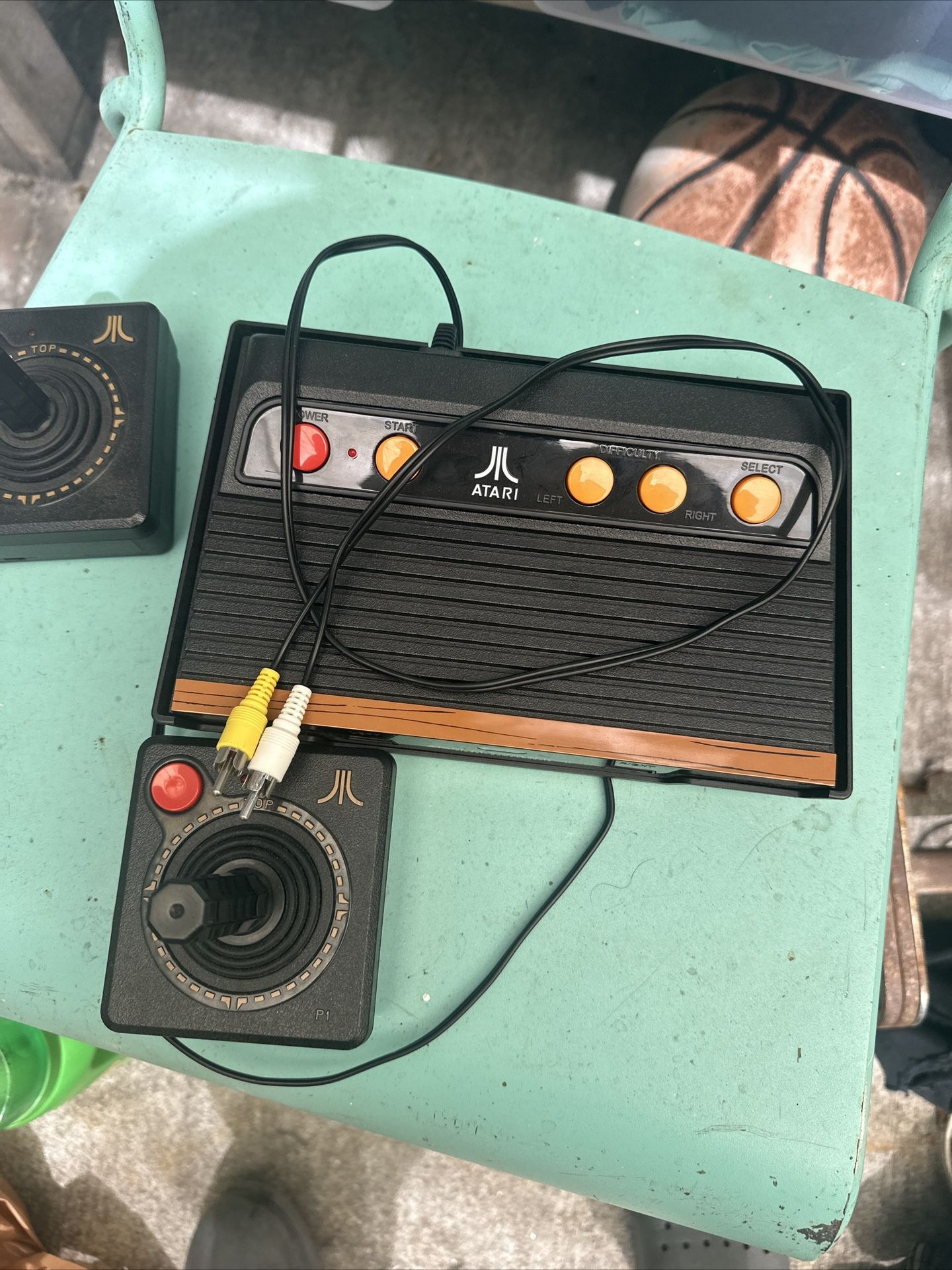Atari Flashback 4 Classic Video Game Console with both remote ...