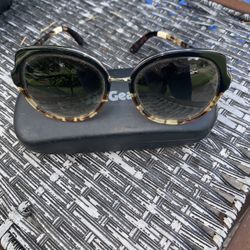 Like New. Tom's Lottie Over Size Sun Glasses. 