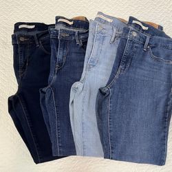 Women’s Levi Bundle 