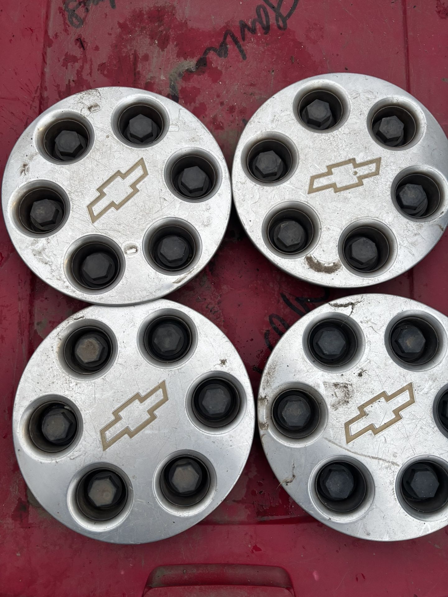 Chevy Center Caps…. 40$….obo