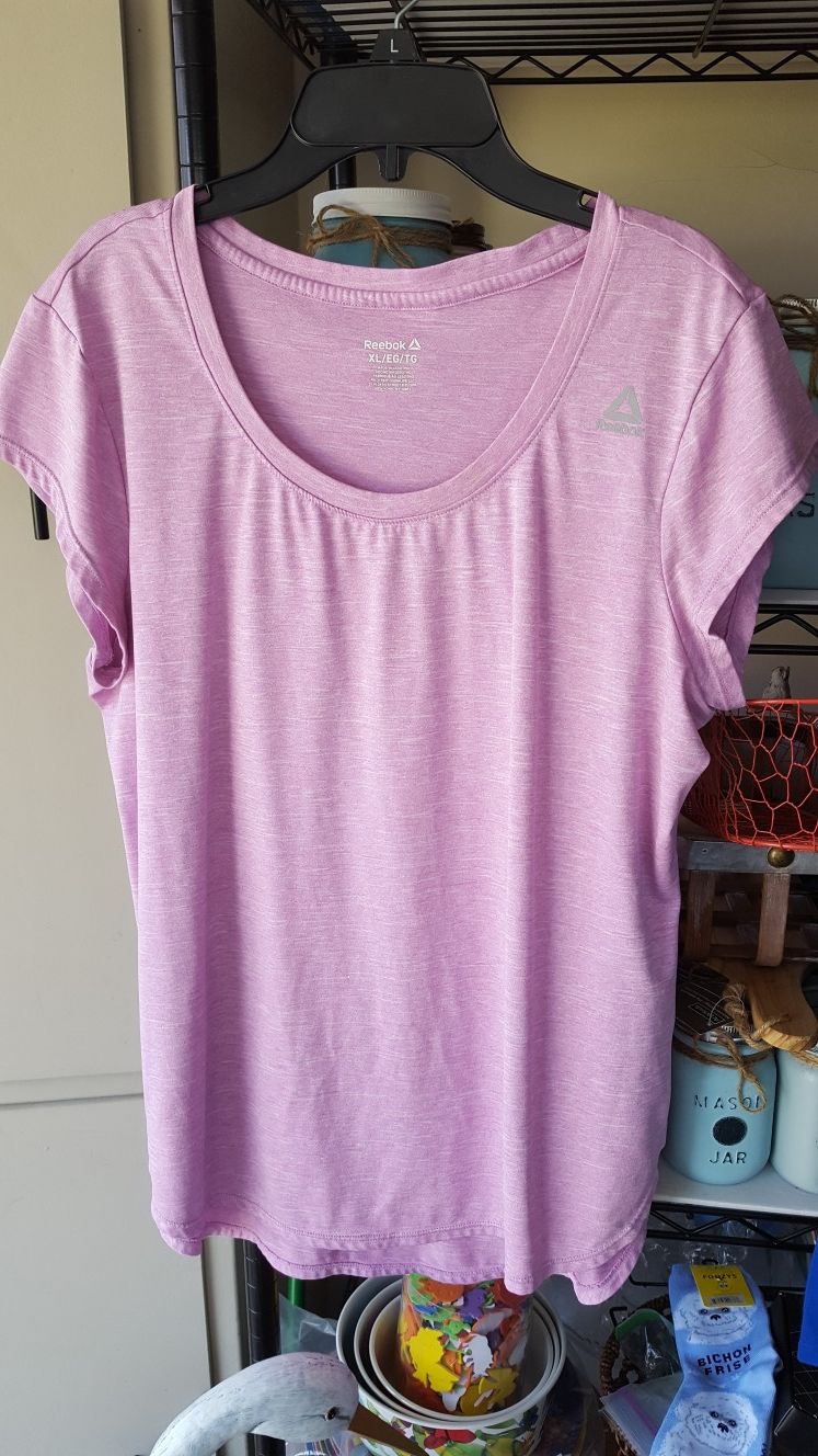 Ladies Reebok top