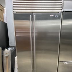 SubZero Built In Side By Side 42 Inch Refrigerator 