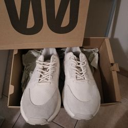 Yeezy Adidas 700 Boost