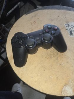 Play Station 3 Remote Takes 2 Double A Battery 