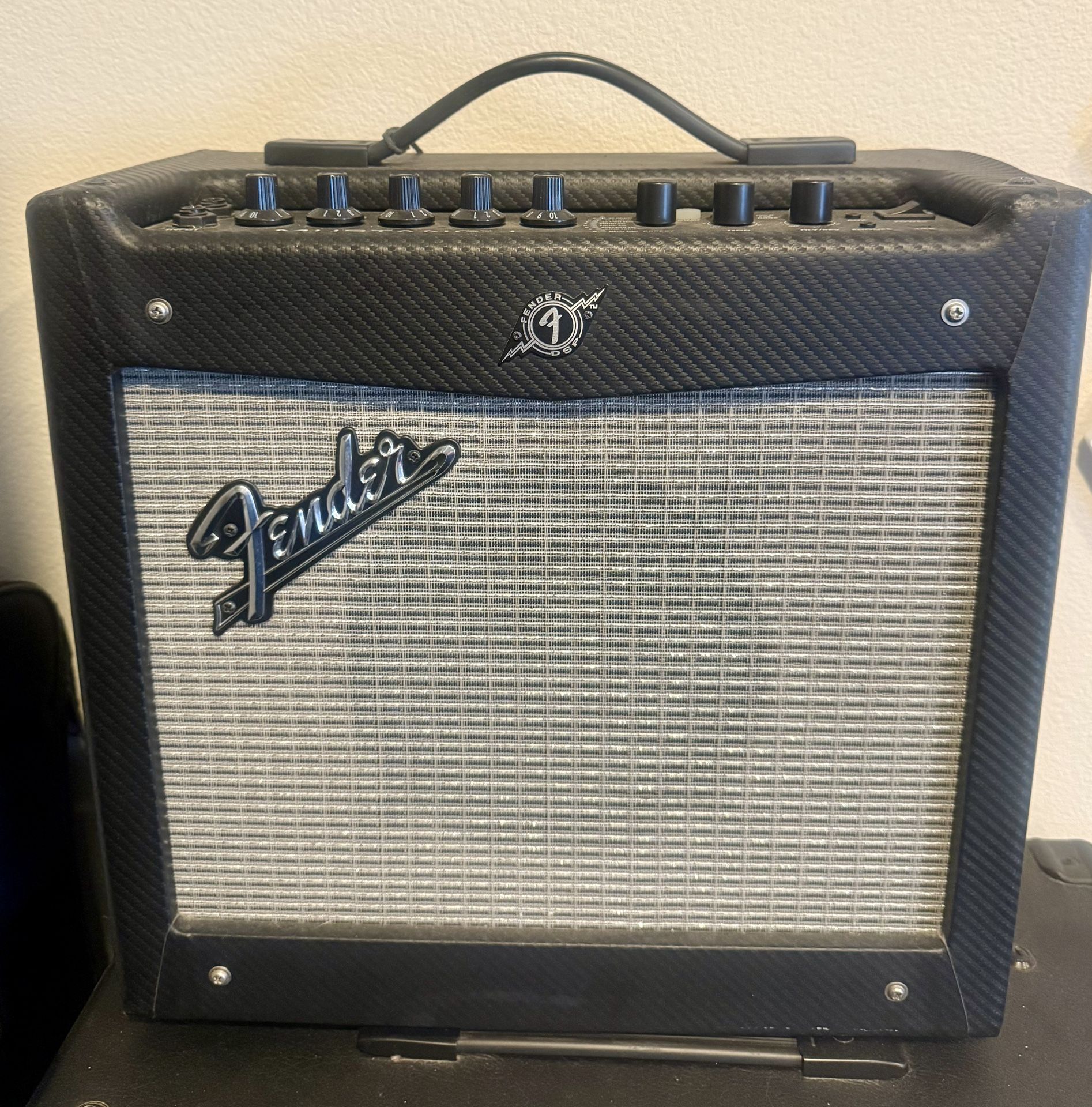 Fender Mustang I Modeling Guitar Amplifier - Like New- $100 Cash Firm