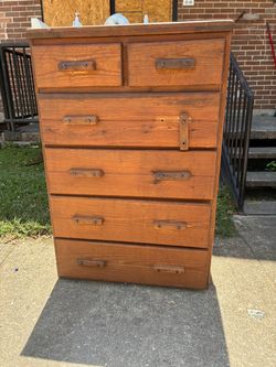 Dresser