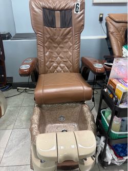 Pedicure chairs ( 7 chairs/ 100each)