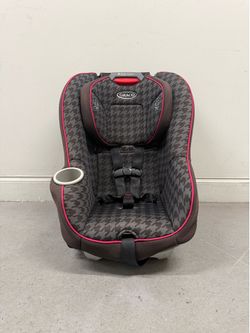 GRACO Convertible Car Seat EXPIRES IN APRIL 2027 - PICK UP IN CORNELIUS