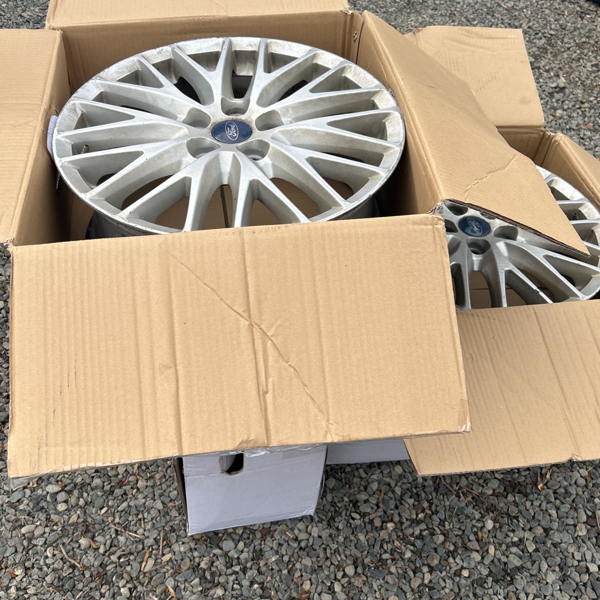 Ford Focus 2012 17” Rims 5 Bolts