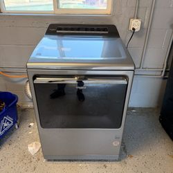 Whirlpool Gas Dryer - 8 Months Old 