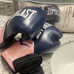 Boxing Gloves W Wraps