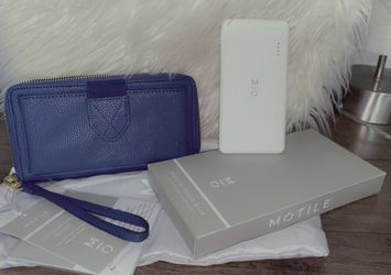 Woman Wallet With Power Bank. Blue