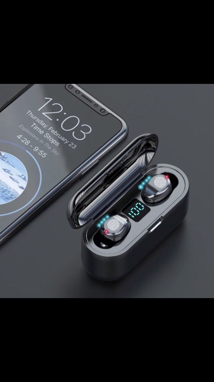 Wireless Waterproof Earbuds (Apple & Android Compatible)
