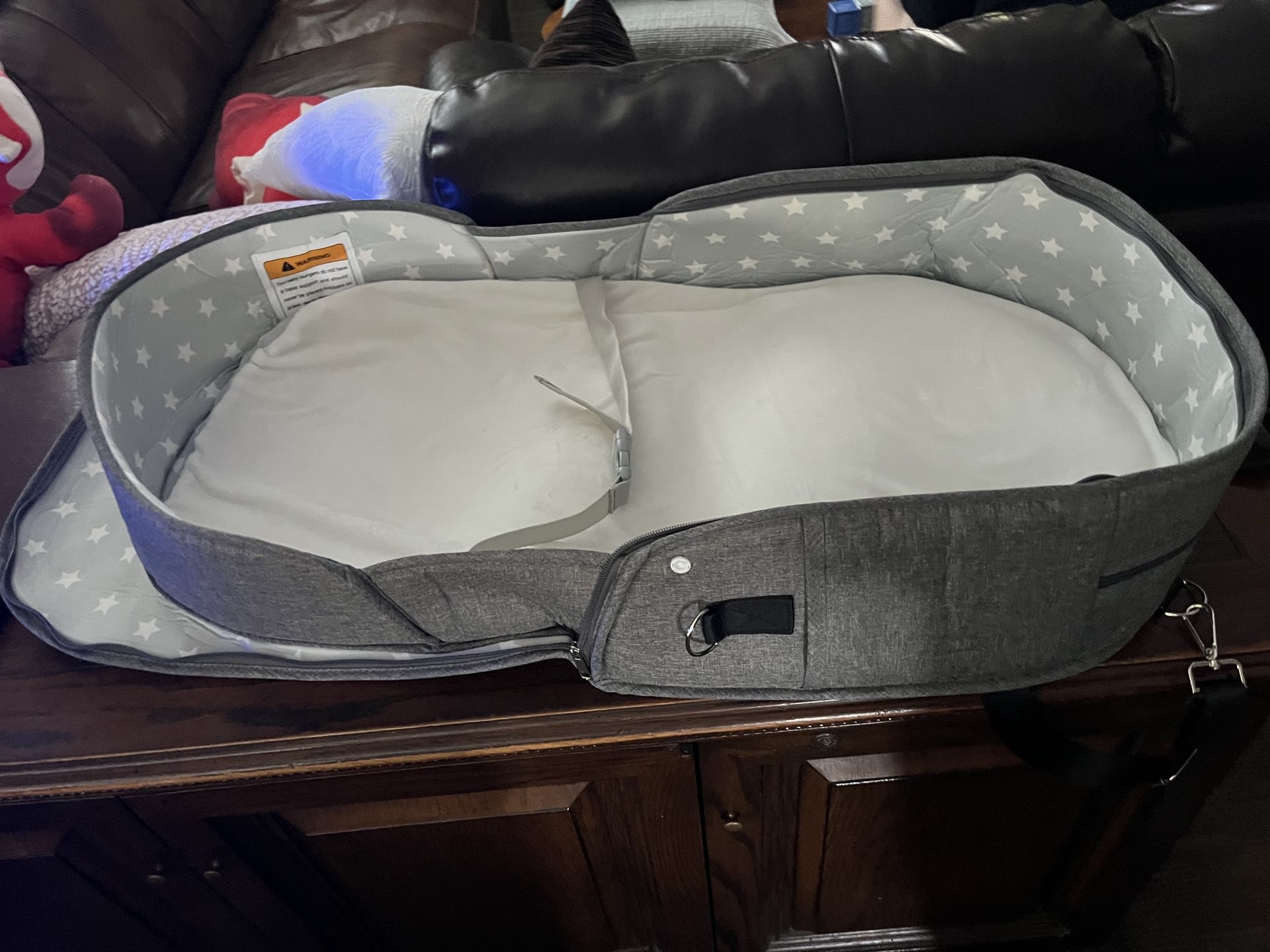 Super lightweight foldable portable baby bed changing bed and carry cot