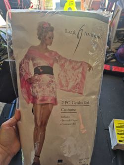 Halloween costume Geisha girl
