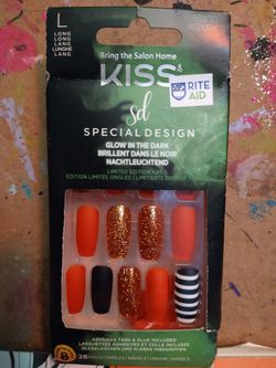 Halloween Nails Glow In Da Dark🎃