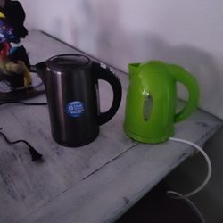 2 Kettles Like New 