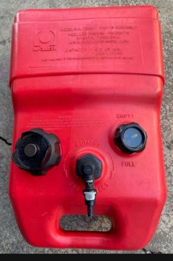 Portable fuel tank