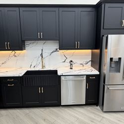 Kitchen cabinets  FINANCING AVAILABLE 18 MONTHS NO INTEREST