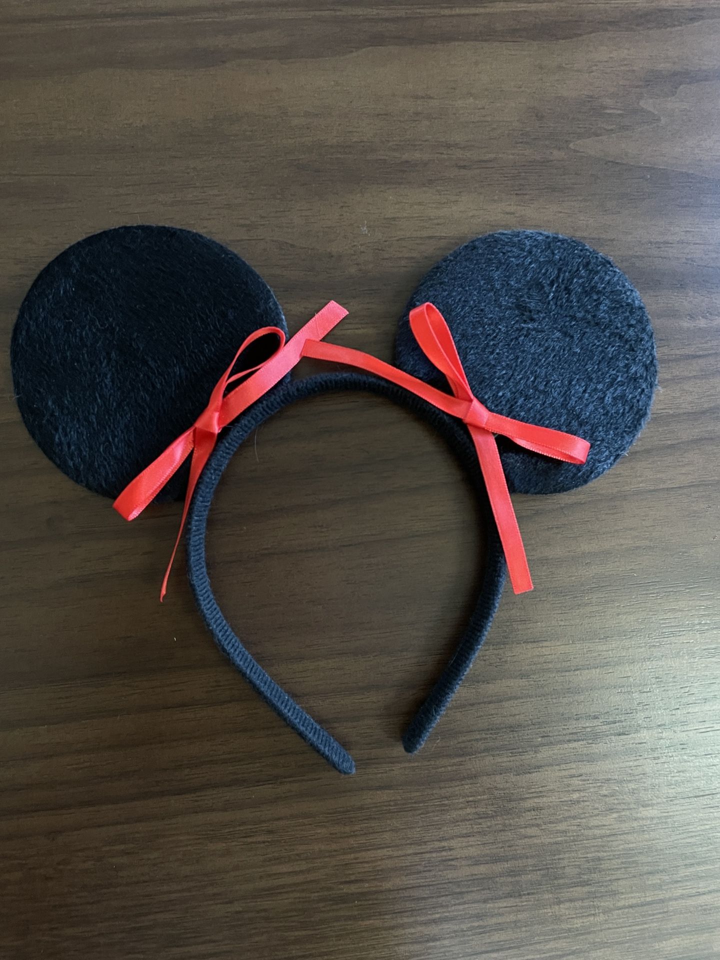Minnie Mouse Ears With Red Bows 🎀