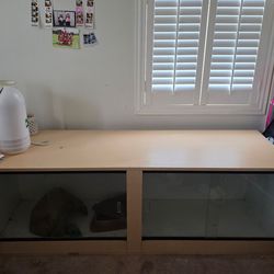 Large 6ft Reptile tank with plexiglass doors fully equipped with extras