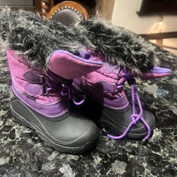 Snow boots for girl