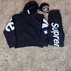 Supreme Hoodie 