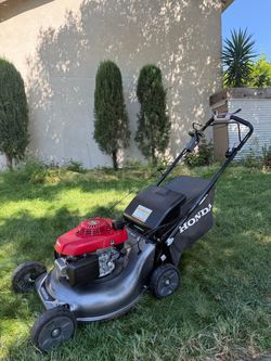 Honda Self Propelled Lawnmower $400 Obo