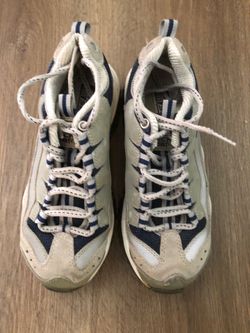 Sketchers running shoes