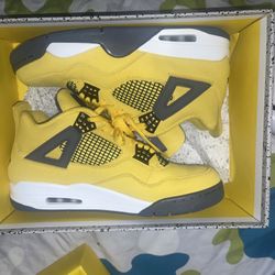 Jordan Retro 4 Lightning 