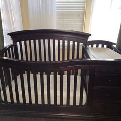 Crib with attached Changing Table 