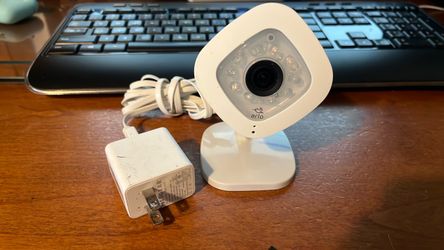 Netgear Arlo Q hd 1080p  camera VMC3040