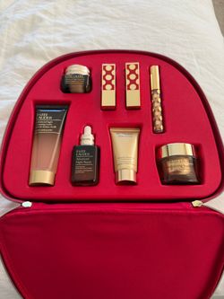 Estée Lauder Set New
