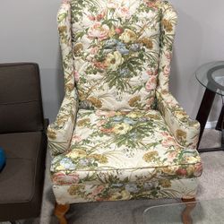 Two Royal Chair For Living Rooms 