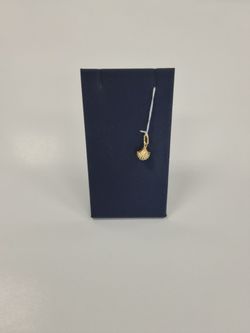 Shell Pendant, 18k, 1.0g