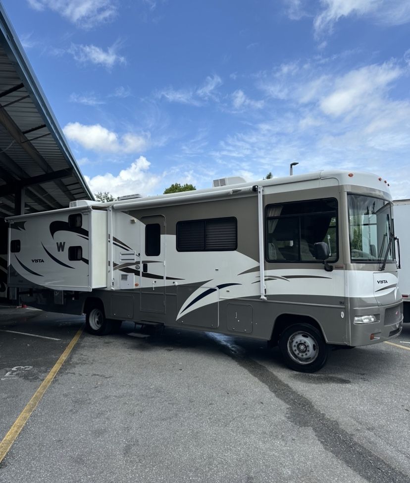 2008 Winnebago Vista 33ft Motorhome 