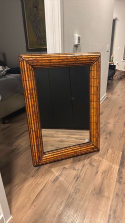 Wall mirror