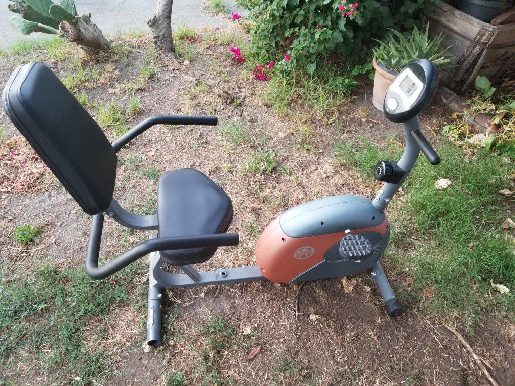 Marcy Recumbent Excercise Bike with Resistance ME-709.