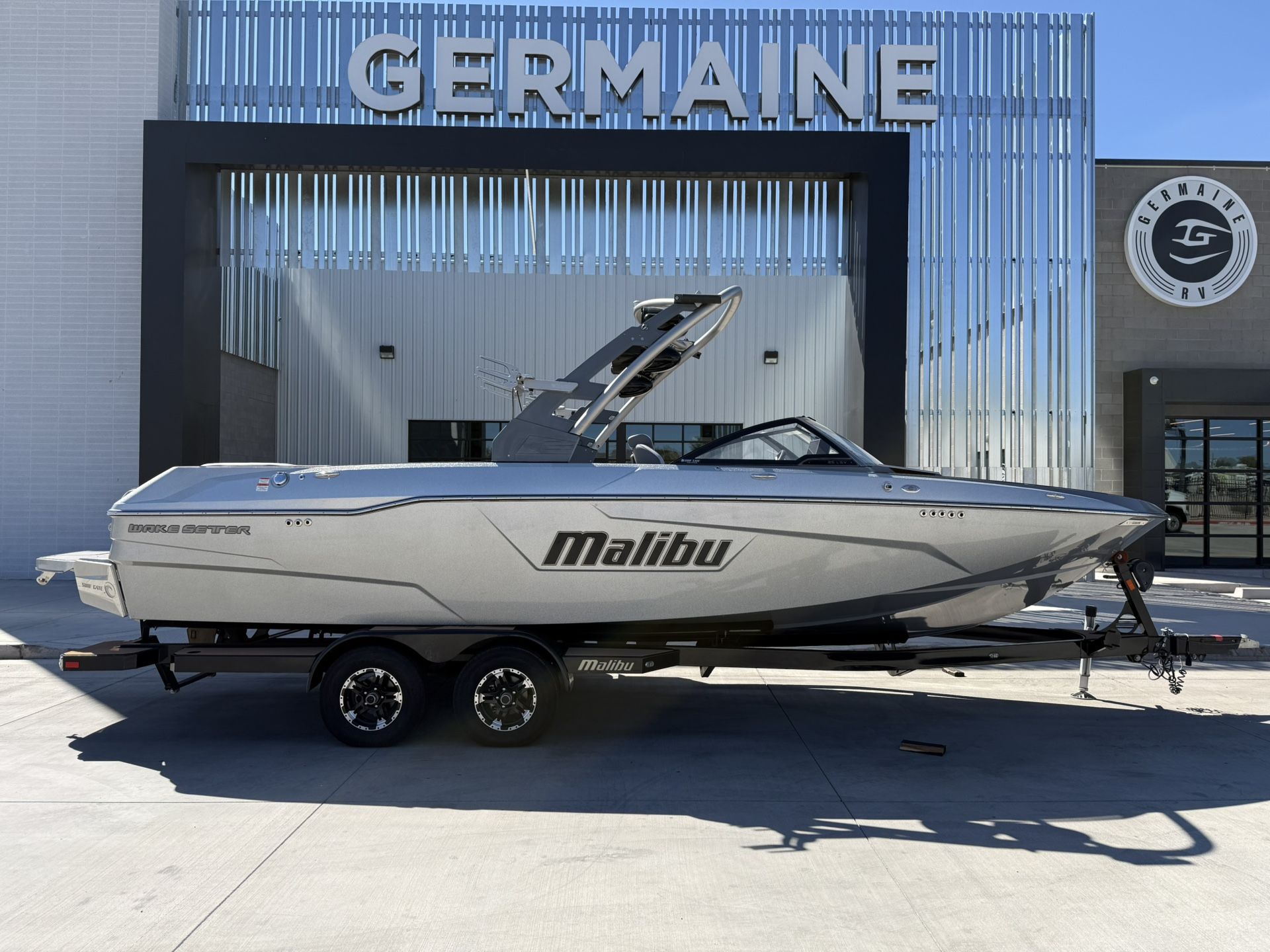 2019 Malibu 25LSV