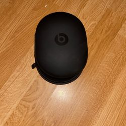 Beats Solo 4 Case