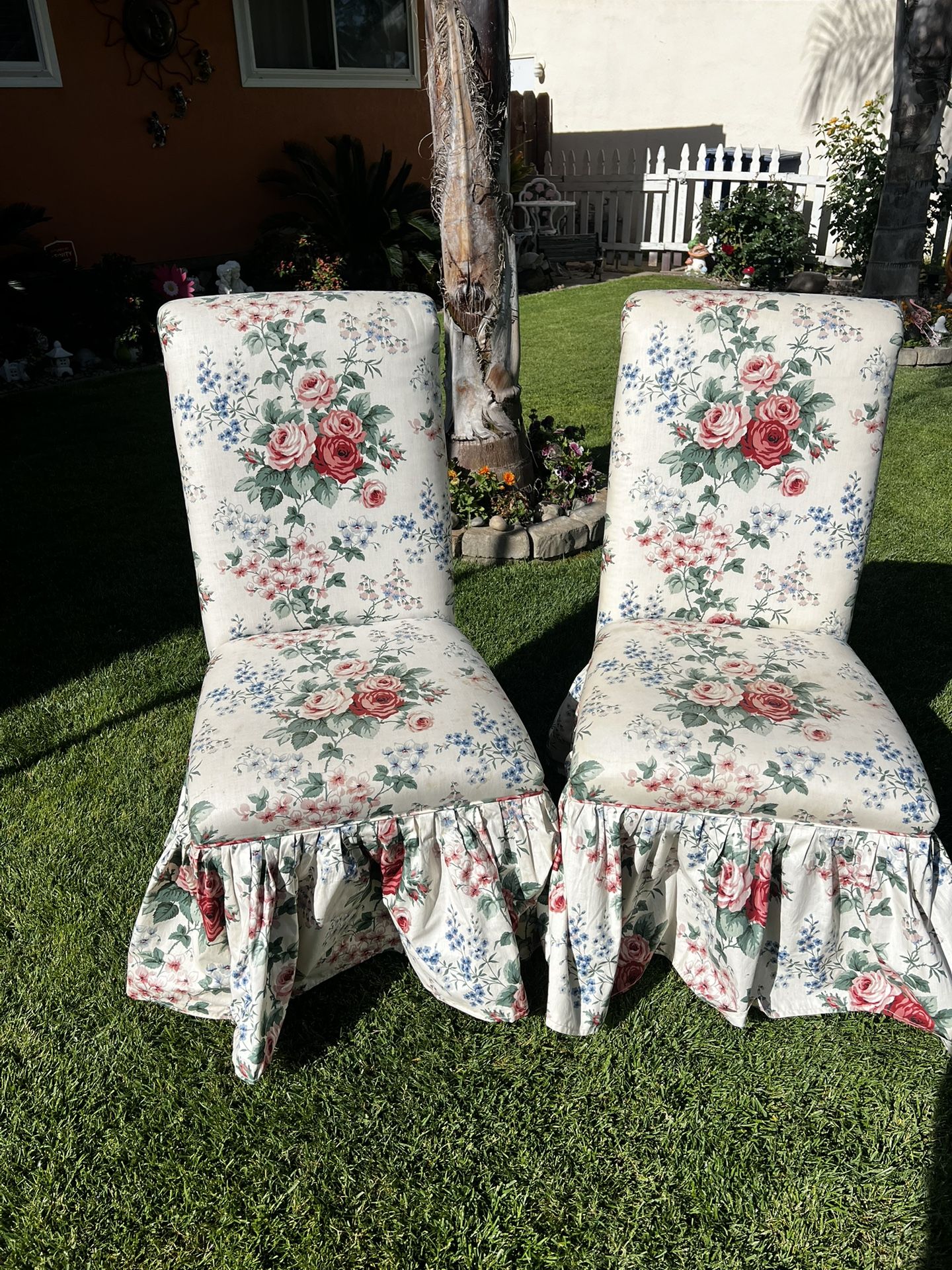 2 Beautiful Chairs