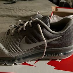 Size 11 Nike Air Max 2017