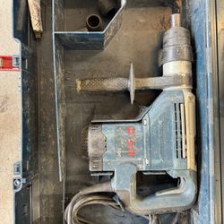 Bosch 11247 Roto Hammer With 4 Bits