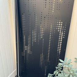 Hideaway Privacy Screen
