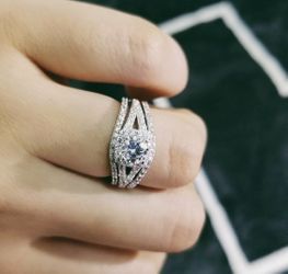 New 18 k white gold engagement ring wedding ring set