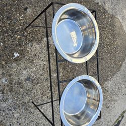 Dog Bowl Large 20 $ 