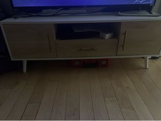 Tv stand NEED GONE ASAP